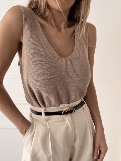 MUSCULOSA TEJIDA ESCOTE EN V - comprar online