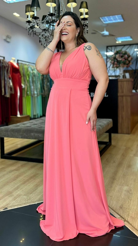 Vestido em Crepe Virgínia Coral Plus (Mangas Removíveis)