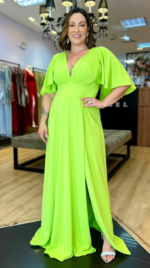 Vestido em Crepe Virginia Verde Lima Plus (Mangas Removíveis)
