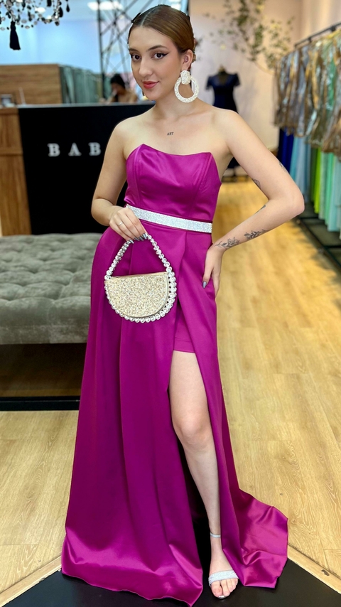 Vestido em Crepe Satine Nicki Fúcsia + Cinto Strass (Cinto Removíveis)