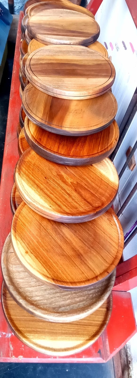 Plato redondo 30 cm (Madera Petiribi)