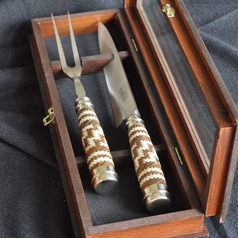 Juego de trinchar trenzado en caja