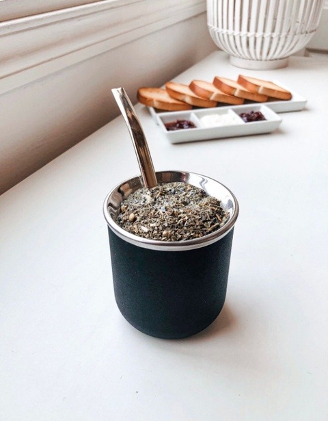 Mate acero negro con bombilla en internet