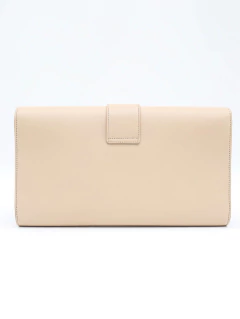 Clutch Yves Saint Laurent Ligne Y na internet