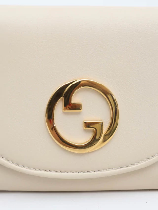 Gucci Blondie Chain Wallet na internet
