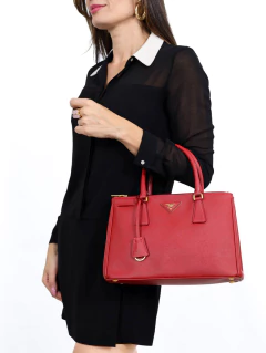 Bolsa Prada Galleria Pequena Saffiano na internet