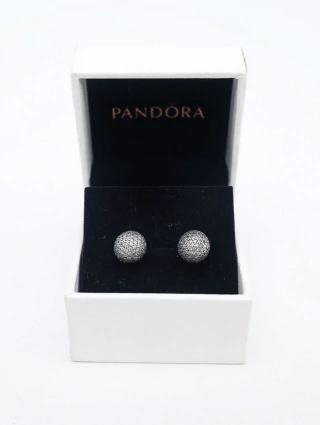 Brincos Pavê Glamour da Pandora