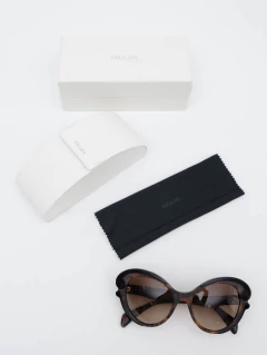 Óculos de Sol Prada SPR 2BN - Paris Brechó