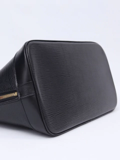 Bolsa Louis Vuitton Alma PM Couro Preto - Paris Brechó