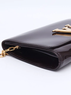 Bolsa Louis Vuitton Chain Louise GM na internet
