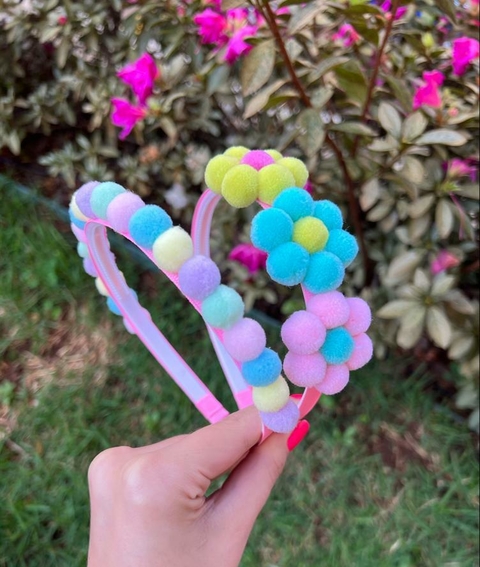 Tiara Pompons