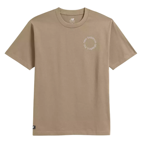 NEW BALANCE REMERA QT CIRCULAR LOGO BEIGE - comprar online