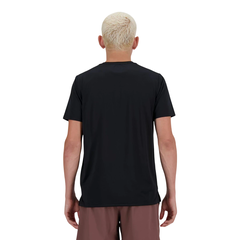 NEW BALANCE REMERA SPORT ESSENTIALS NEGRO en internet