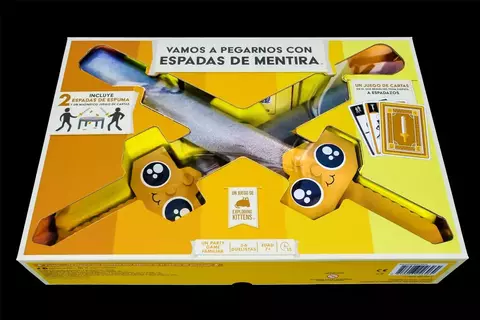 VAMOS A PEGARNOS CON ESPADAS DE MENTIRA