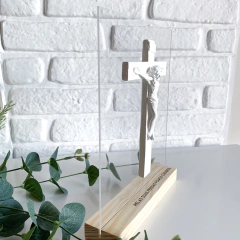 Crucifixo de mesa no acrílico - comprar online