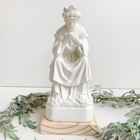 Nossa Senhora de La Salete - sentada