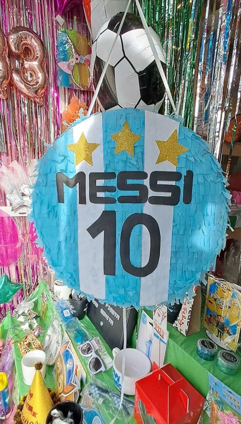 PIÑATA CARTON "MESSI"