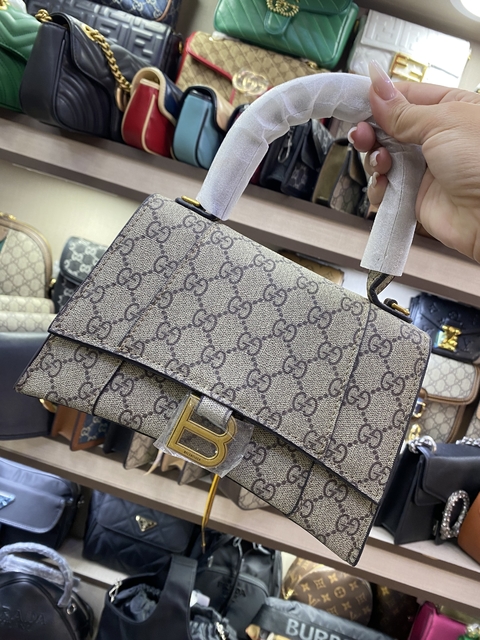 Bolsa HOURGLASS met collab