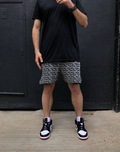 SHORT VERSUS BLACK