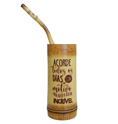 Cuia Tererê de Bambu + Bomba com Gravação " Acorde todos os dias com um motivo para fazer o seu dia incrível "