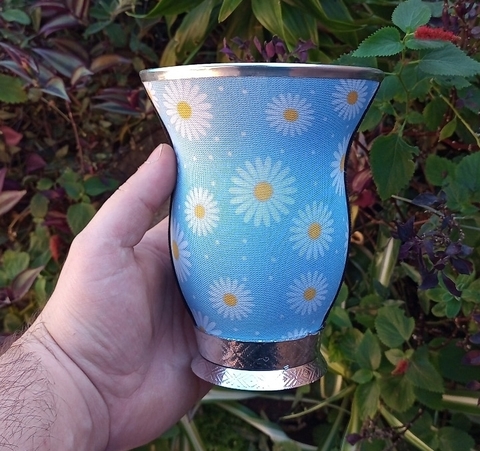 Cuia Baixa Forrada " Flor fundo azul claro "