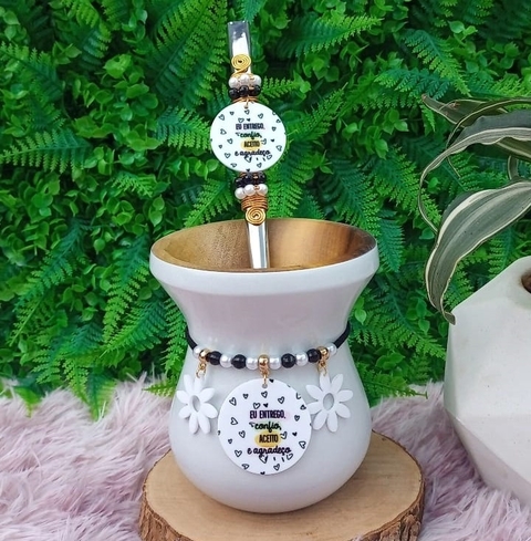 Kit Chimarrão 3 Peças Cuia + Bomba 41 + Pulseira 89 " Eu entrego confio aceito agradeço, corações "