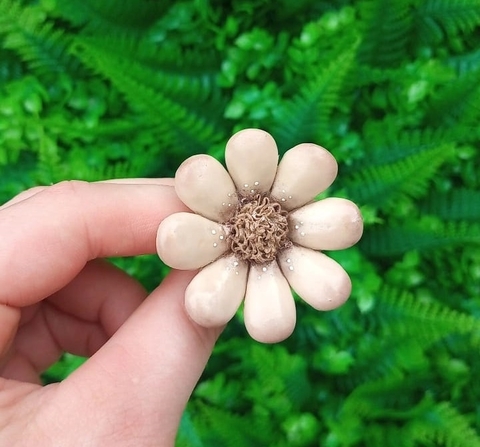 Enfeite de Chimarrão " Flor Grande Bege "