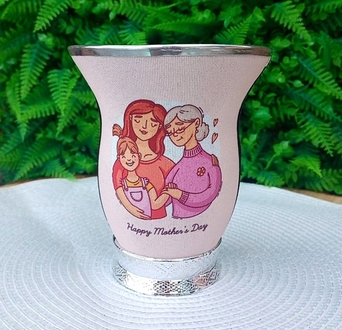 Cuia Baixa Forrada Dia das Mães " Avó Mãe e Filha se Abraçando " Branco