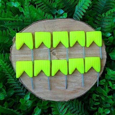 Kit 10 Enfeites de Cuia " Bandeirinha " Amarelo Neon