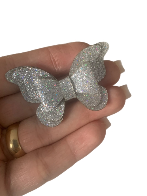 LACINHO BORBOLETA PRATEADO FLOCADO FINO (5CM)- 02 UNIDADES COMPLETAS