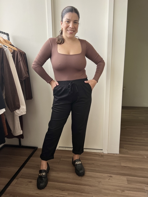 Calça linho barra italiana preta - comprar online