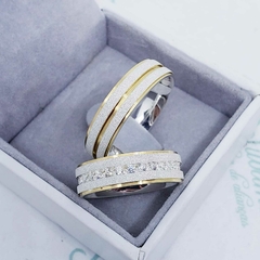 Par Aliança Namoro personalizado Prata Reta diamantada com canal e laterais em ouro 5mm - Gravação interna no laser na internet