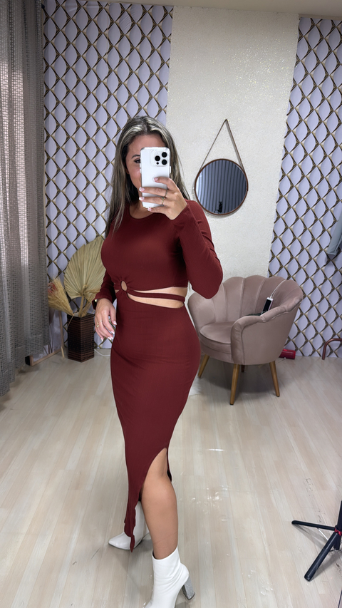 Vestido canelado longo