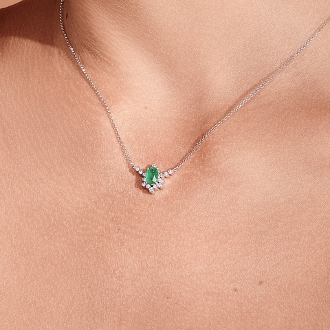 Colar Luna (Esmeralda) - Tayla Nicolaeff | Joias autorais, minimalistas e atemporais