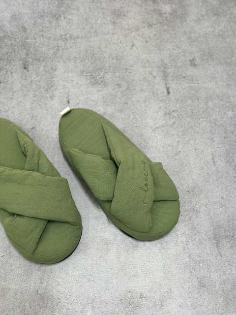 PANTUFLON LOVE CRUZADAS GREEN - comprar online