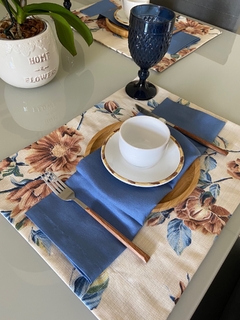 Lugar americano flowers nude / listrado na internet