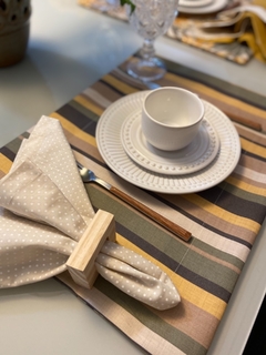 Guardanapo bege poá branco médio na internet