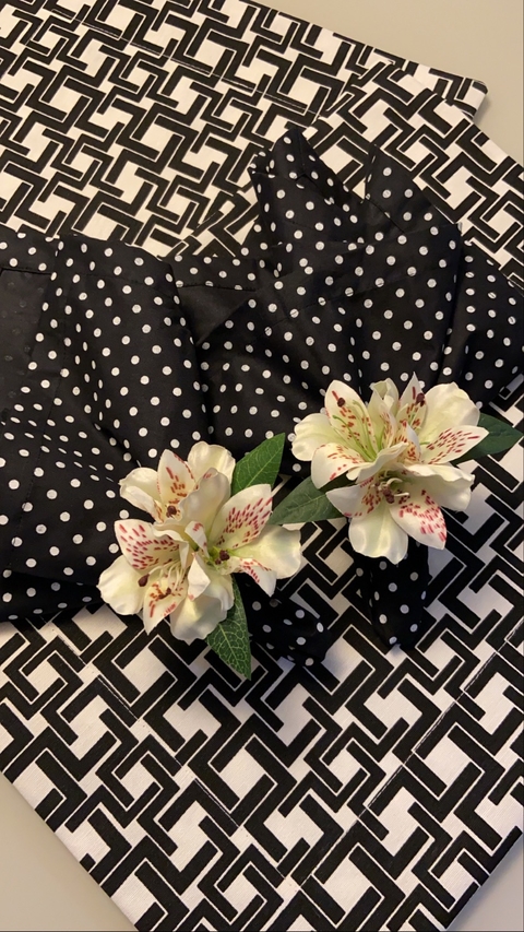 Porta guardanapo astromelias brancas