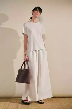 REMERA MC BASIC (AWADA) en internet