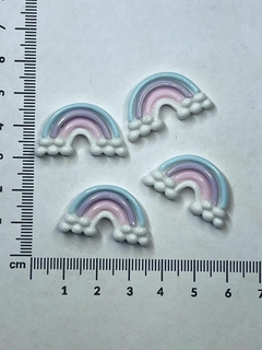 Imagen de DIJE DE RESINA X UNIDAD CHARMS