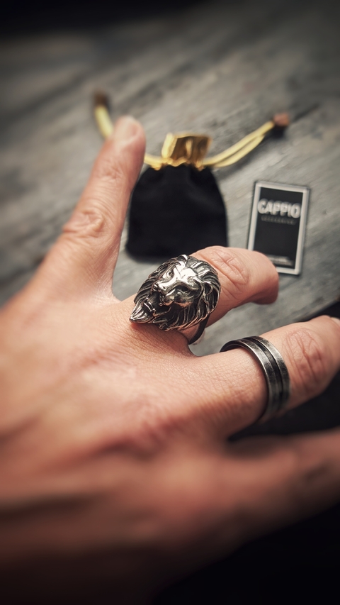 Anillo Lion acero quirúrgico