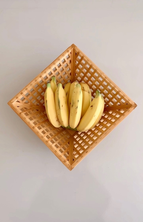 FRUTEIRA VAZADA DE BAMBU