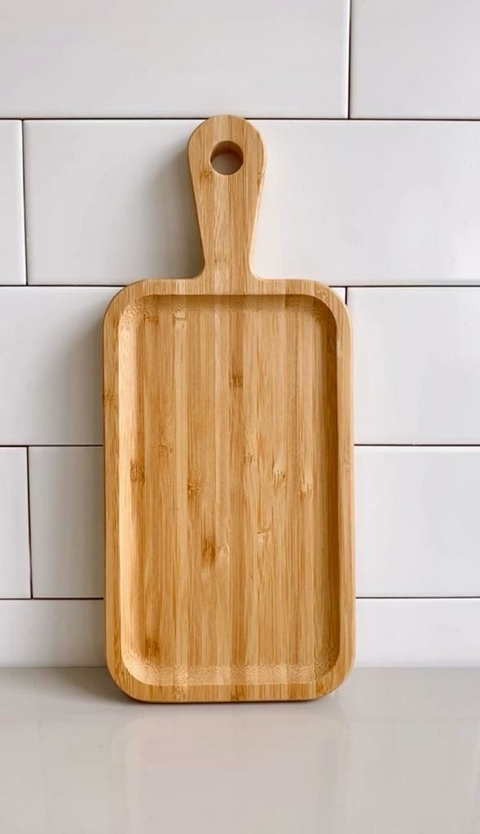 TÁBUA BAMBU COM ALÇA 34CM