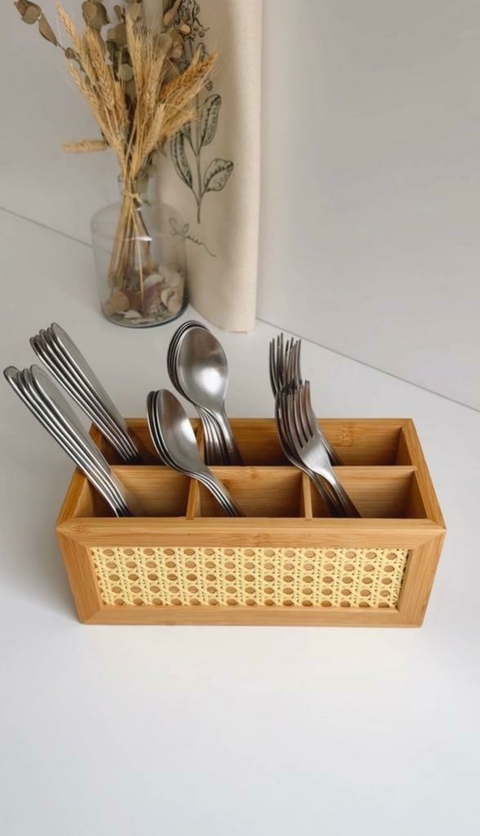 PORTA TALHERES BAMBU E PALHA - 6 DIVISÕES na internet