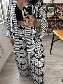 Calça Pantalona Mandacaru na internet