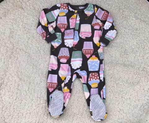 Macacão Carter's 24M NOVO SEM ETIQUETA