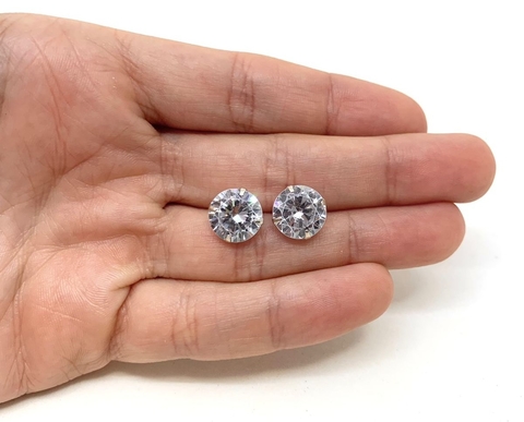 Brinco redondo zircônia 10mm