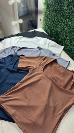 Camiseta basic na internet