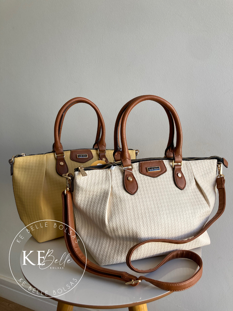 Bolsa Feminina Chenson Licensed Textura Delicada de Mão
