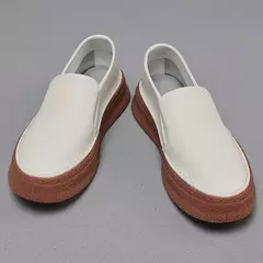Sapato Loafer Minimalista na internet